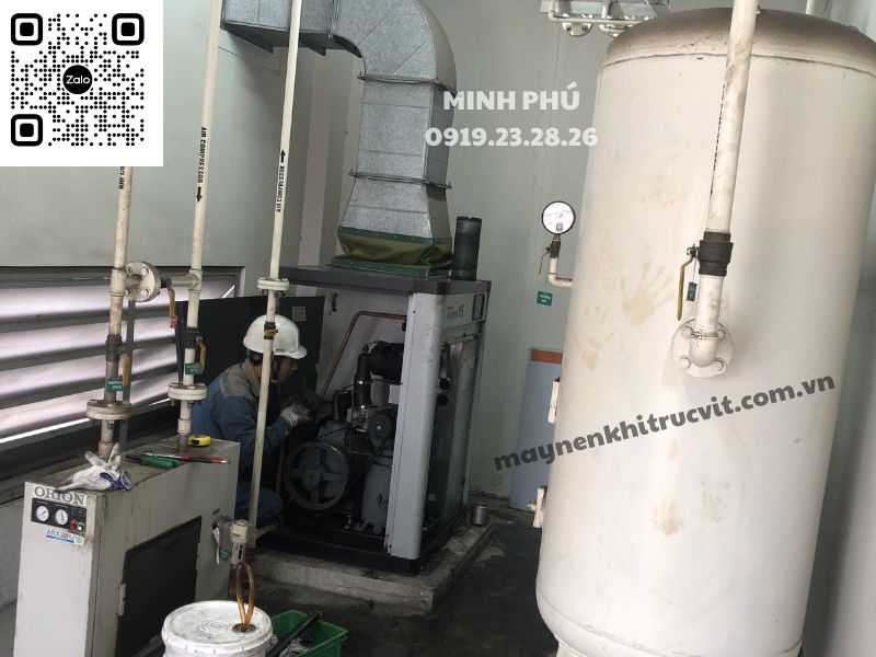 Máy nén khí trục vít Hitachi, bảo dưỡng máy nén khí hitachi uy tín, sửa chữa máy nén khí hitachi giá rẻ, hitachi air compressor, bao duong may nen khi hitachi, sua chua may nen khi hitachi, nước lẫn khí nén đầu ra máy nén khí,
